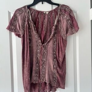 Gimmicks by BKE Purple Embroidered Blouse